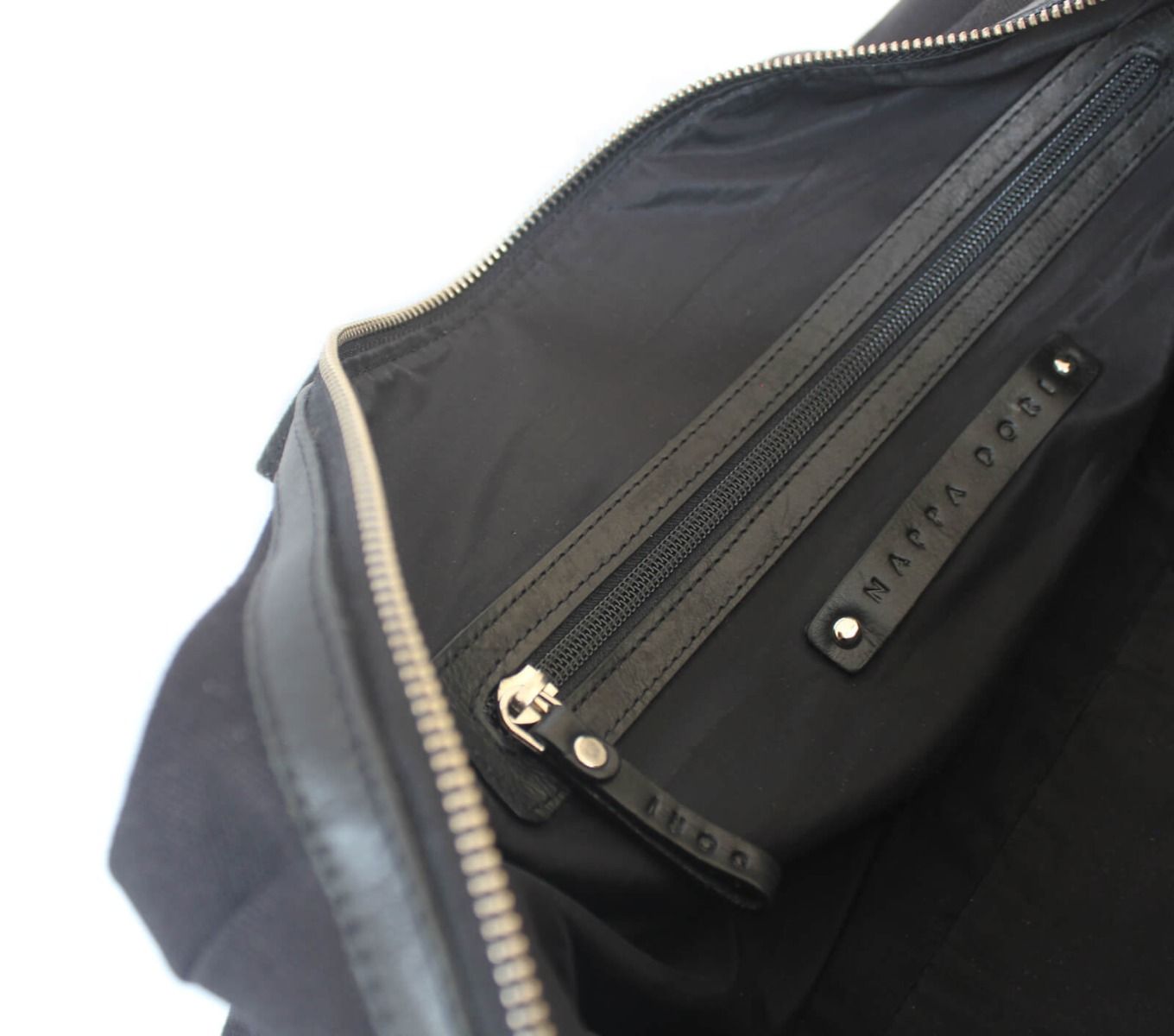 THE HITCHHIKER Nappa Dori Global