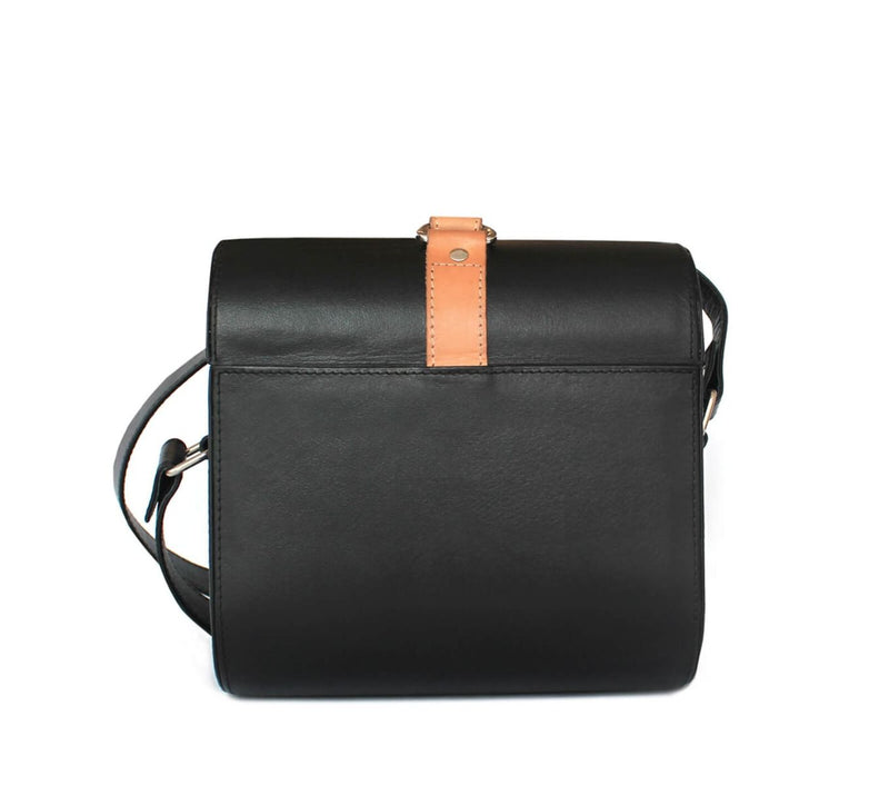 CAPSULE SLING BAG